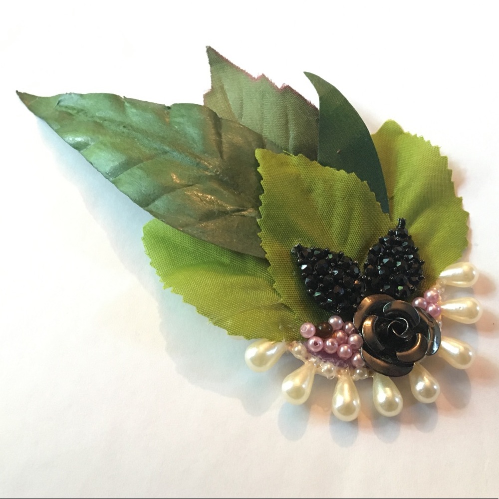 Jeweled hair clip
